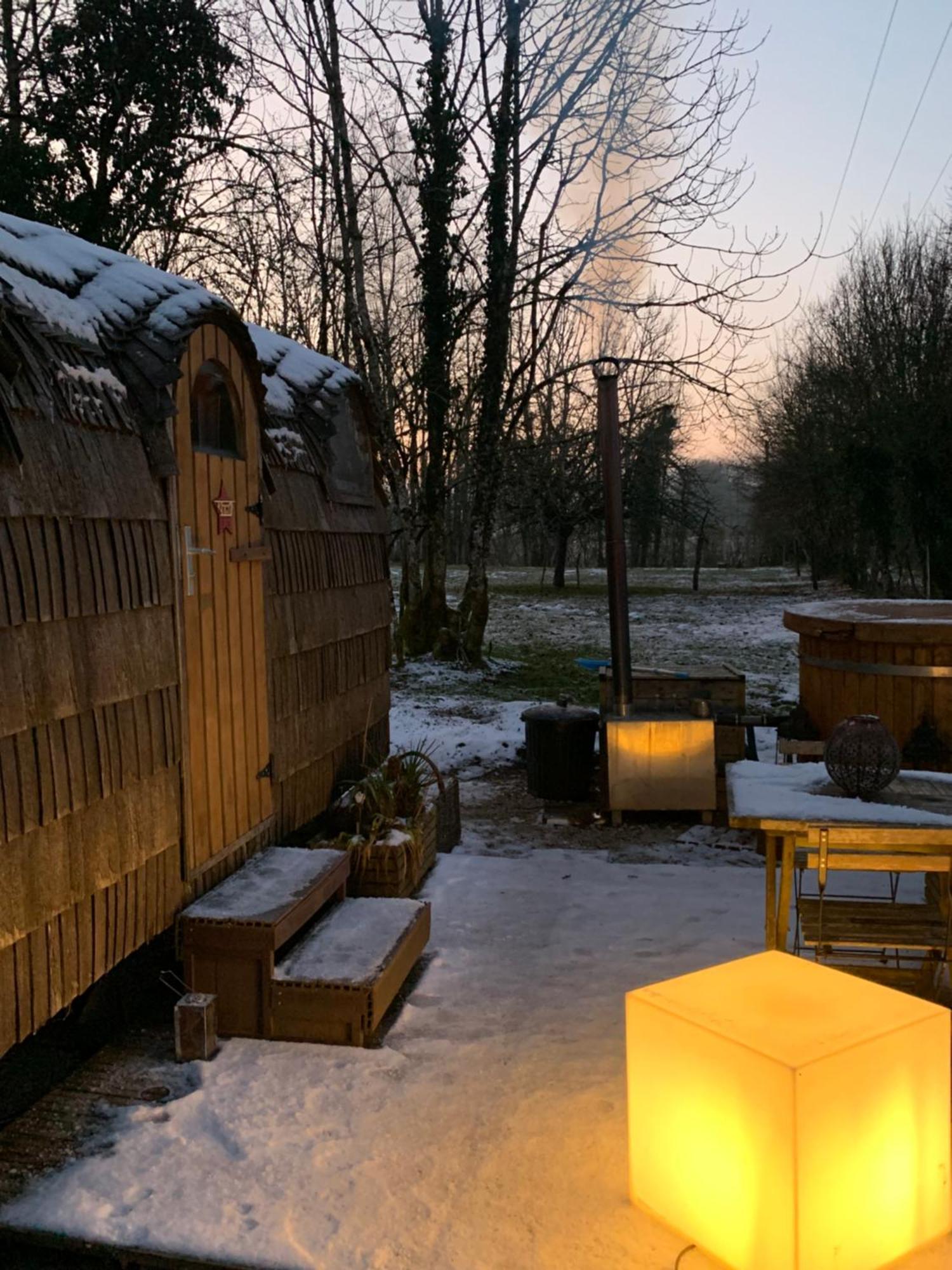 Cabane En Bois Avec Bain Nordique Et Sauna Marigny  Exterior photo